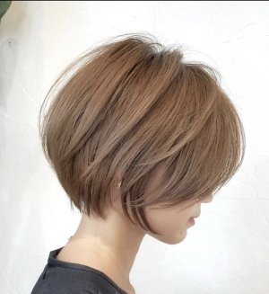 透明感ショートで魅せる大人女子【西中島南方駅】